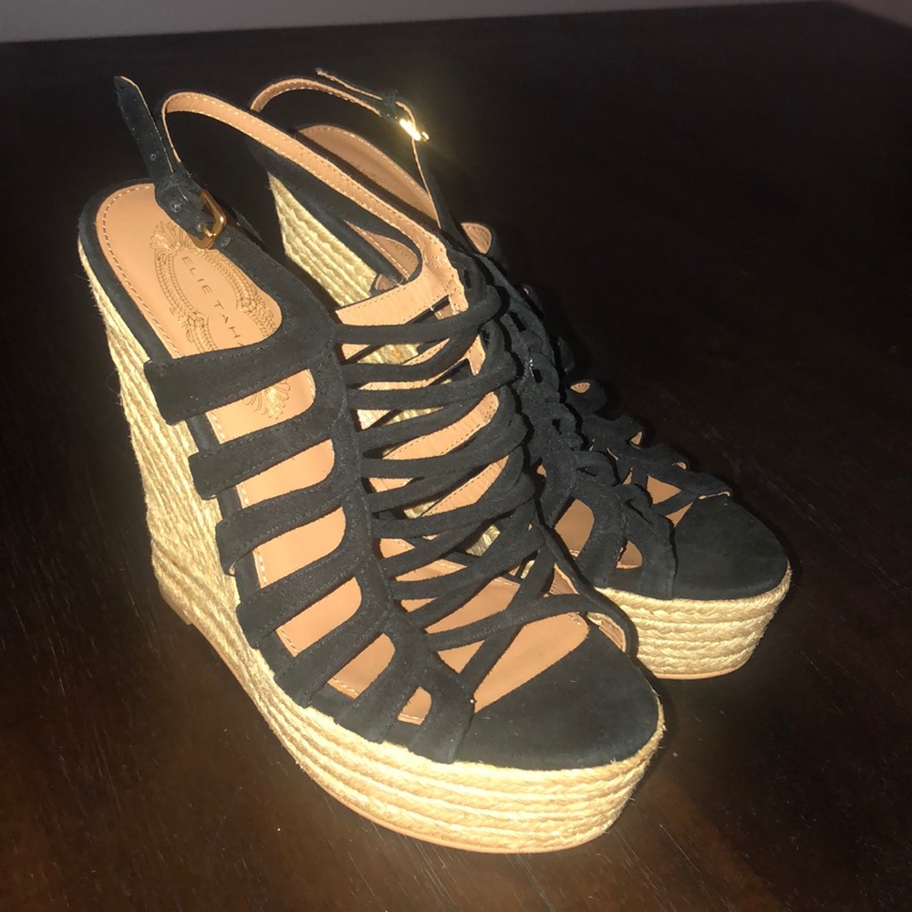 Elige Tahari shoes